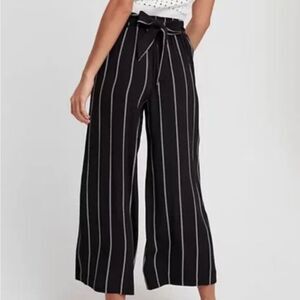 Aritzia Wilfred Striped Pants - Size M -Light & Airy
